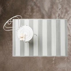 In- & Outdoor-Teppich Streifen L 180 X B 120cm COLOUR CLASH In Grau -Home Decoration&Supplies butlers in and outdoor teppich streifen l 180 x b 120cm colour clash in grau 3