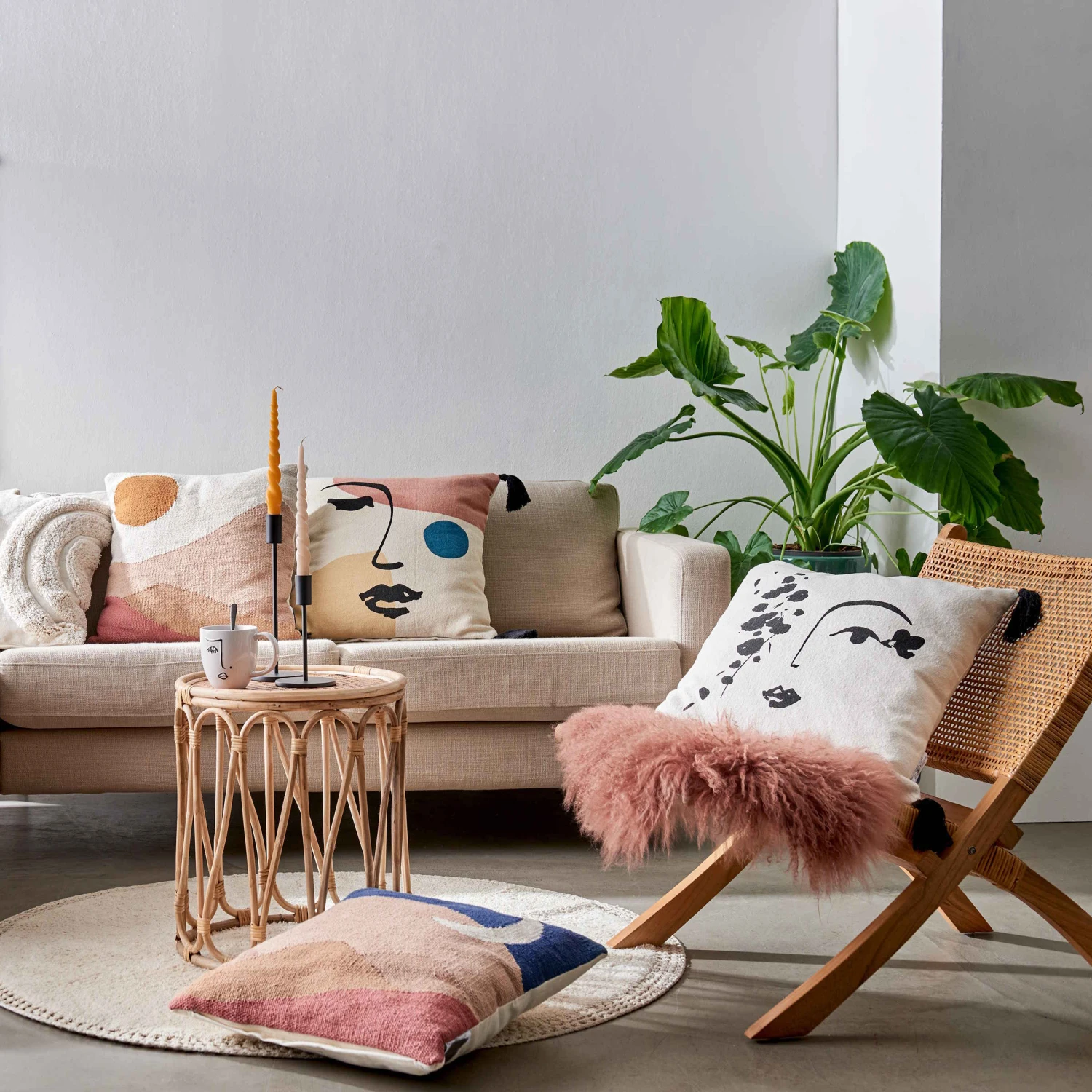 Kissen Line Art L 50 X B 50cm MUSE In Natur-Schwarz 4 Kissen Line Art L 50 X B 50cm MUSE In Natur-Schwarz – Bild 2