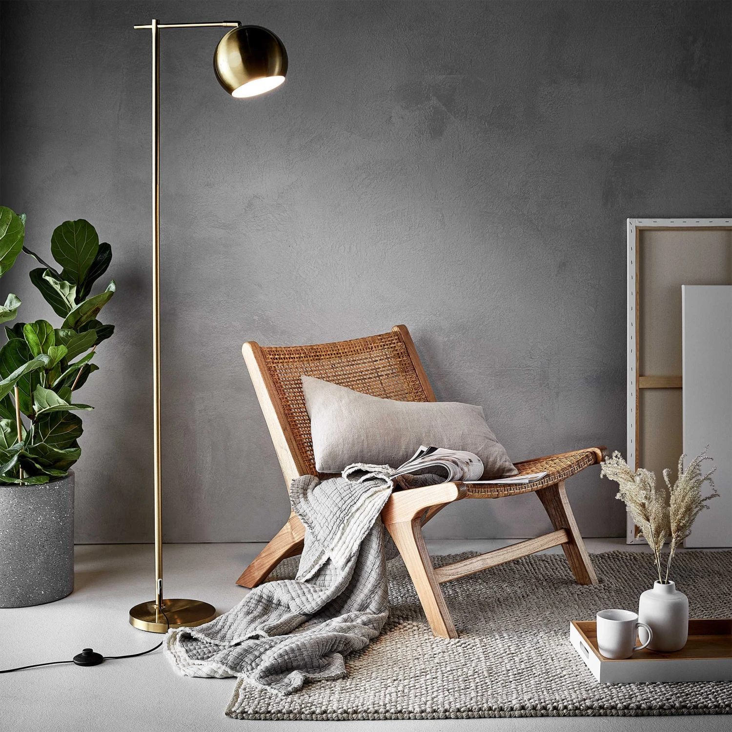 Titelseite -Home Decoration&Supplies butlers stehlampe luminaire in gold 1